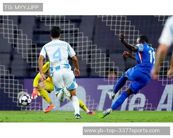 刘诚宇巧妙让球阿苏埃近距离射门被门将神奇扑出 刘诚宇巧妙让球阿苏埃近距离射门被门将神奇扑出