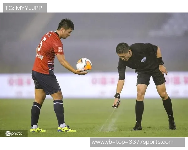 比甲比赛因球迷投掷水杯击中主裁在第87分钟意外中止引发热议 比甲比赛因球迷投掷水杯击中主裁在第87分钟意外中止引发热议